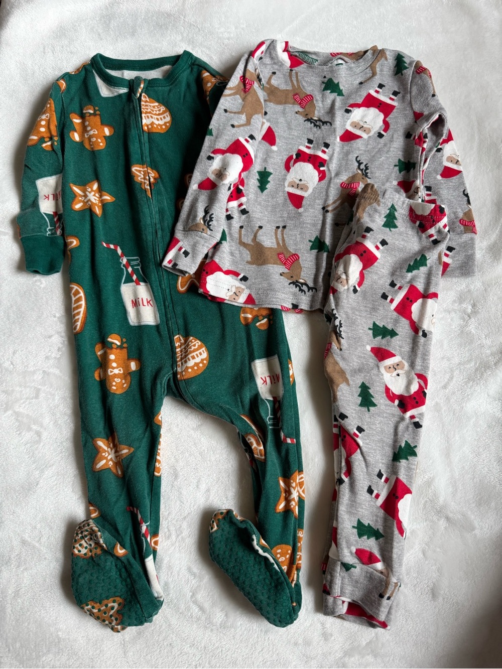 OLD NAVY Kids Christmas Pajamas Set - Gingerbread Footies & Santa Reindeer